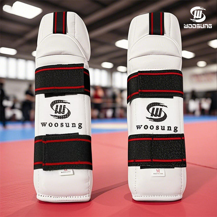 Taekwondo armwacht met elleboog